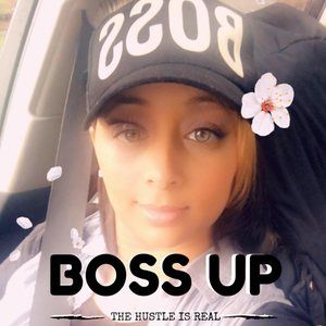 Meet your Posher, Larissa